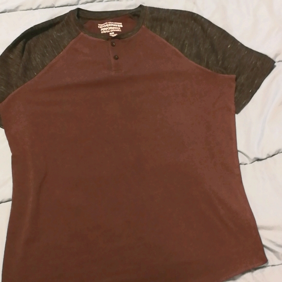 NWOT Denver Hayes Henley - Picture 1 of 3